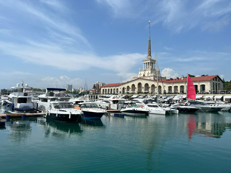 Shopping mall Sea Port, Sochi, photo