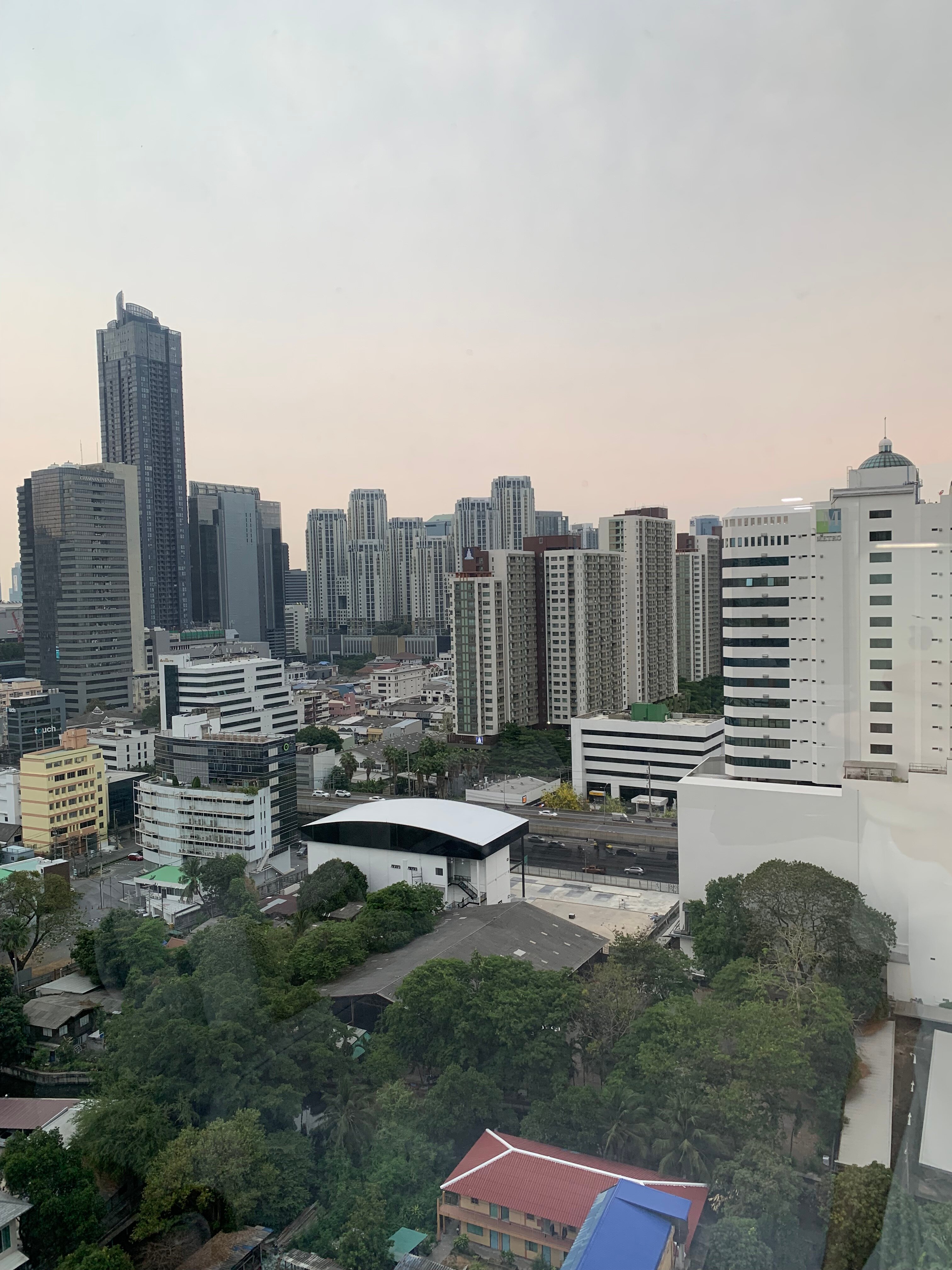 Фото Golden Tulip Sovereign Hotel
