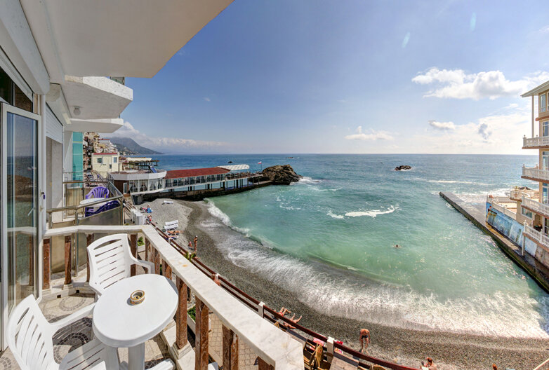 Робинзон отель крым