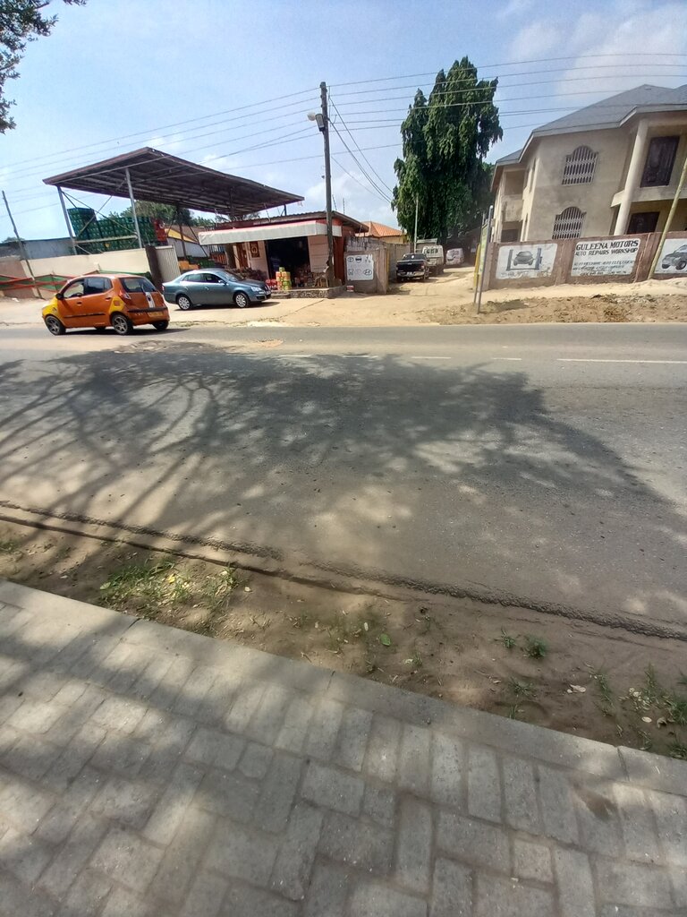 Car dealership Guleena Motors Ltd, Accra, photo