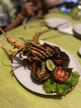 Фото J Ambalangoda