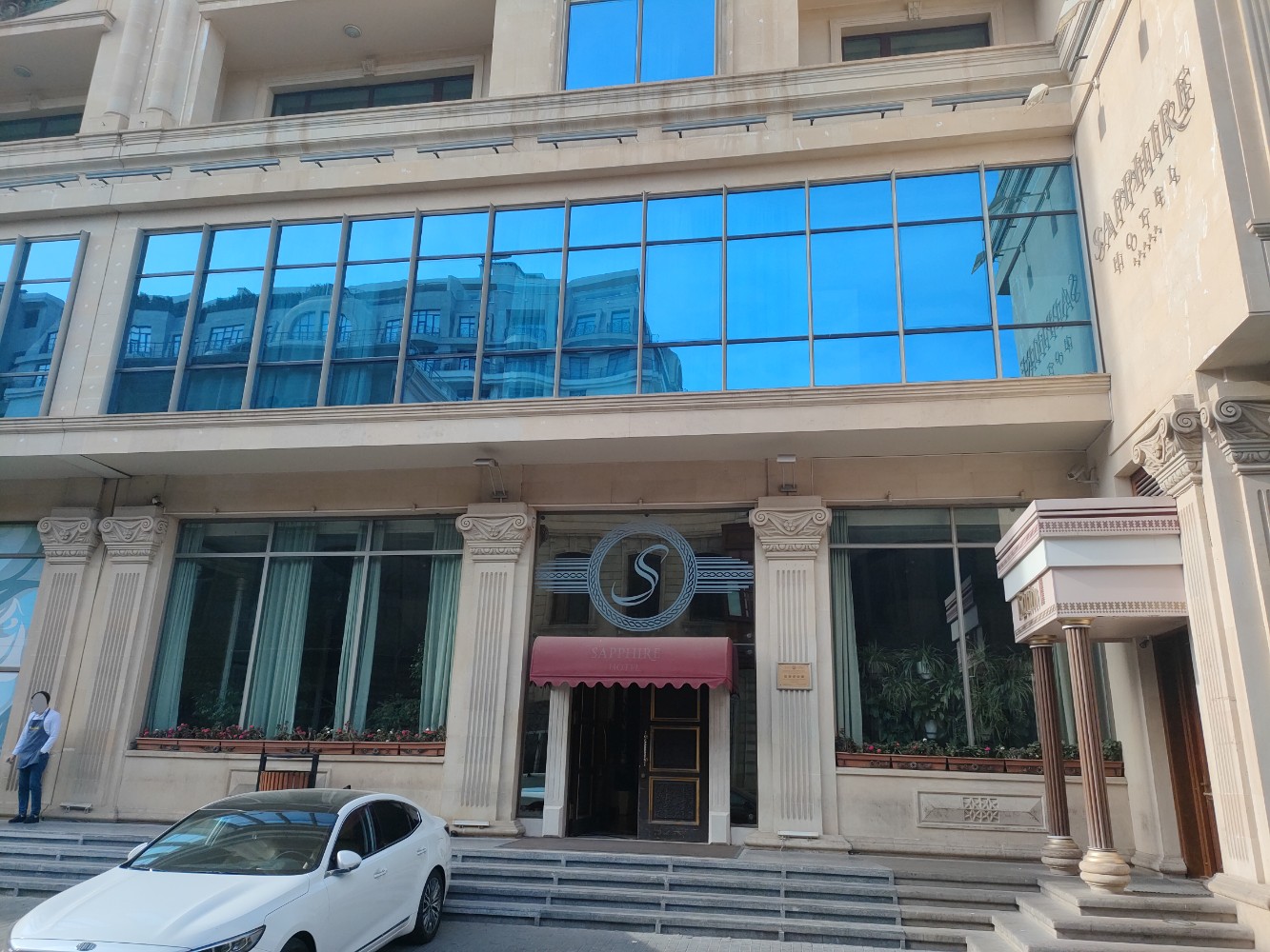 Фото отеля 1