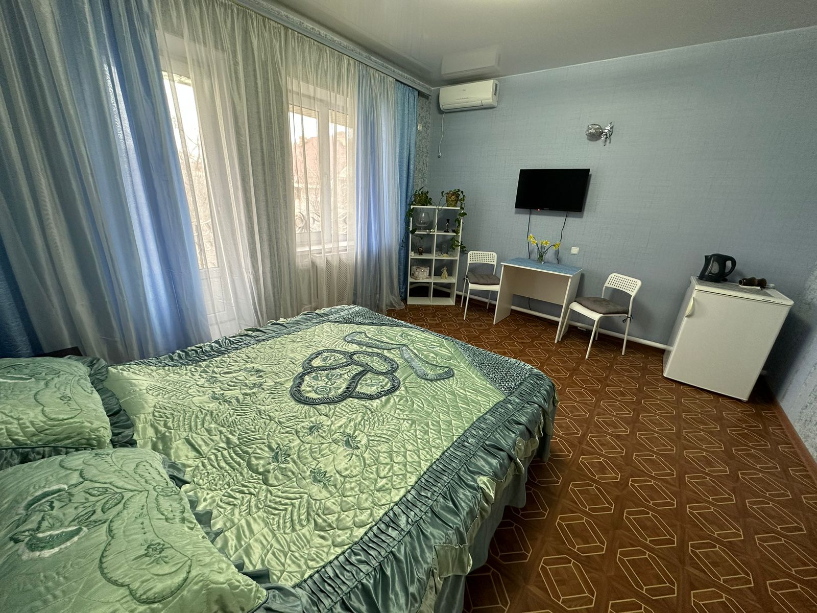 Фото отеля 2