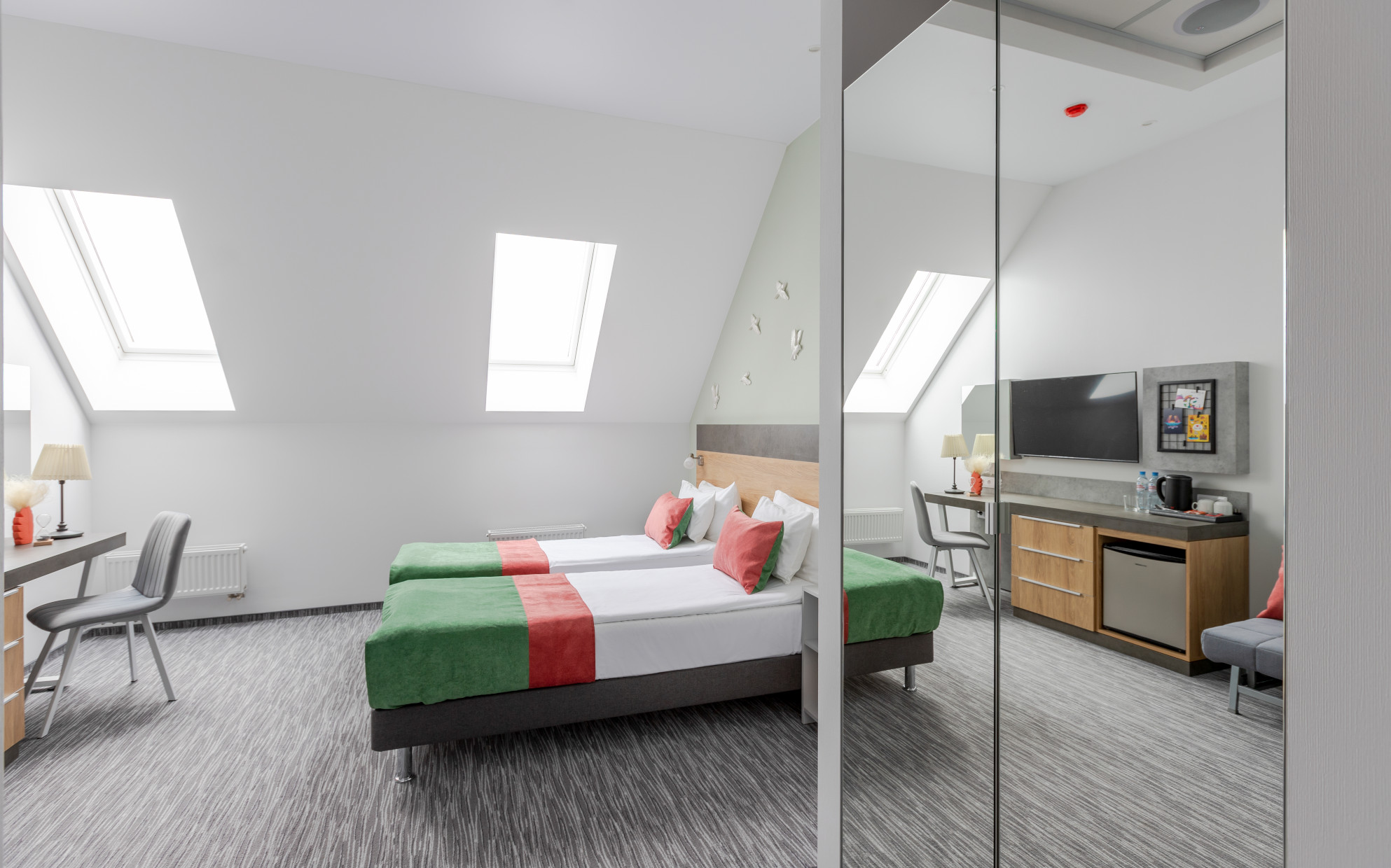 Фото Station Premier S12