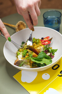 Raw To Go Kitchen (Urban-Type Settlement of Krasnaya Polyana, Voznesenskaya Street, 19/2) ، cafe