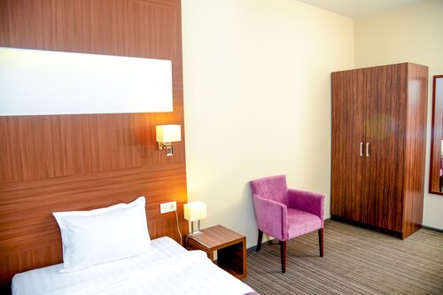 Внешний вид отеля Park Wood Hotel в Новосибирске, фото 2