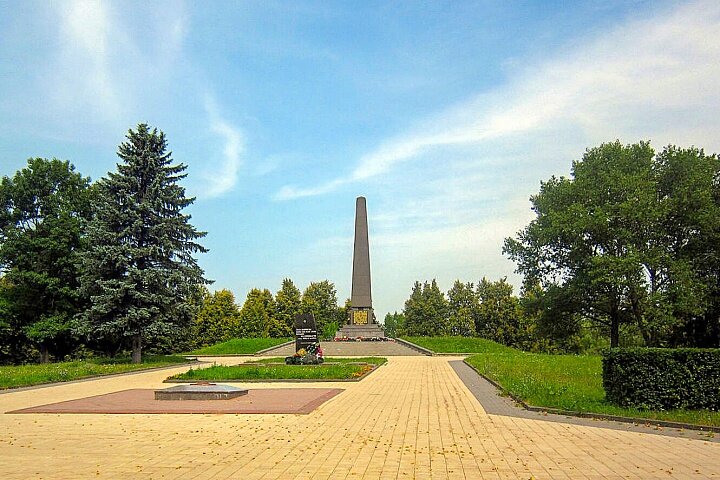 Памятник, мемориал Монумент Жертвам лагеря Тростенец, Минская область, фото