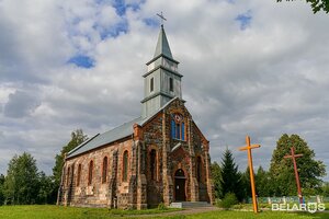 Roman Catholic church of the Sacred Heart (Minskaja region, Viliejski rajon, Iĺjanski Sieĺsaviet, agragaradok Ilja), catholic church