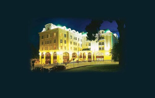 Гостиница Killarney Plaza Hotel and SPA в Килларней