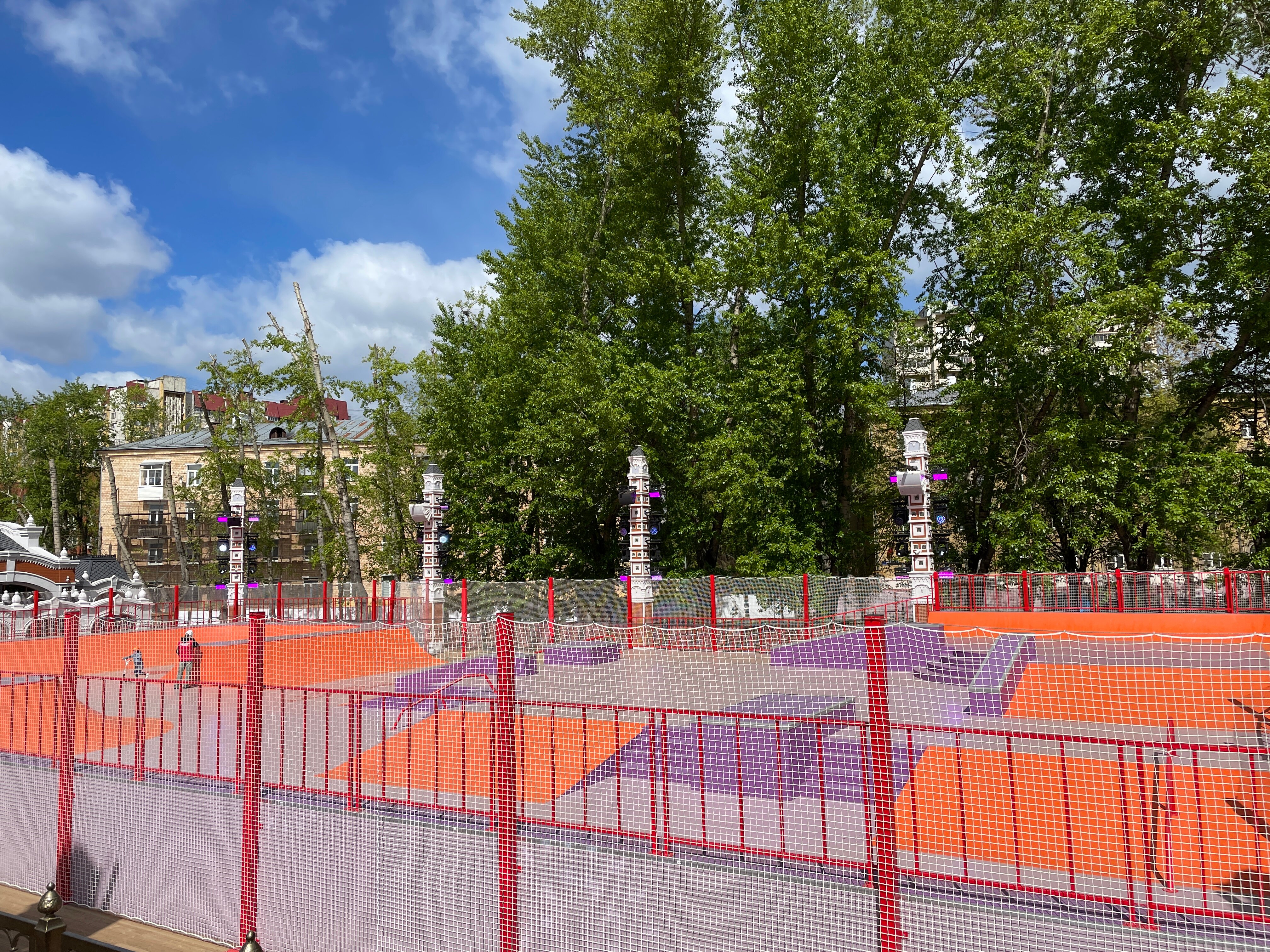 На площадках «Московских сезонов» стартовал сезон скейт-школ