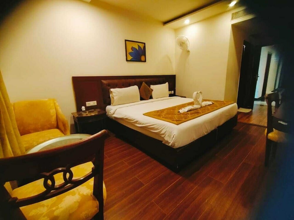 Фото Hotel Wti Airport