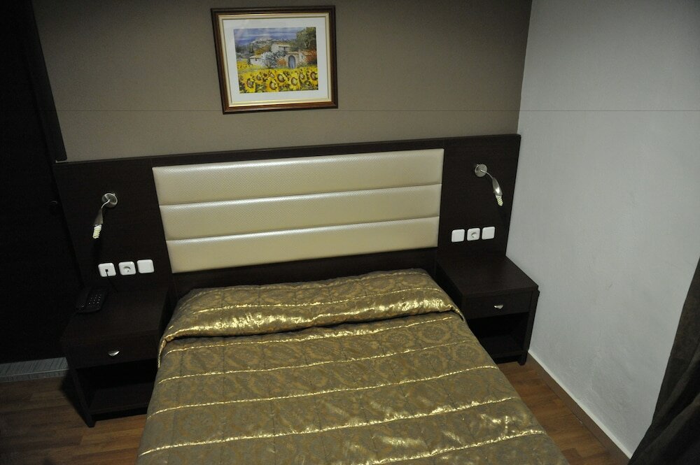 Фото Hotel Emporiko