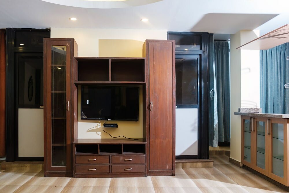 Фото Forbes Hotel and Apartment