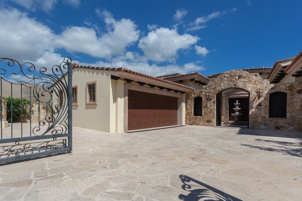 Фото Villa Delmar Exquisite Villa w Views