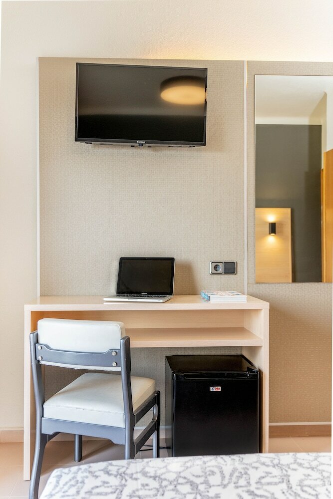 Фото The Red Hotel by Ibiza Feeling 