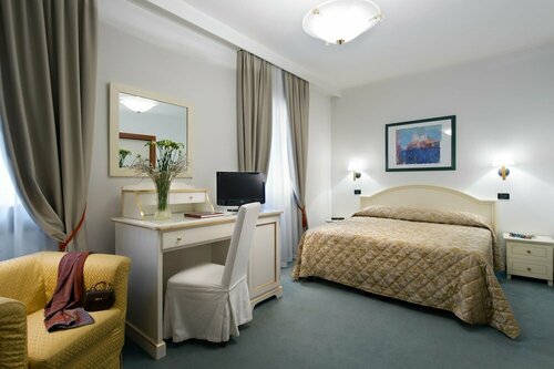Гостиница Hotel Carlton Capri в Венеции