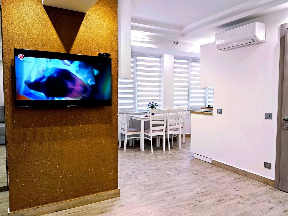 Фото 2Br&Living Center City Chisinau