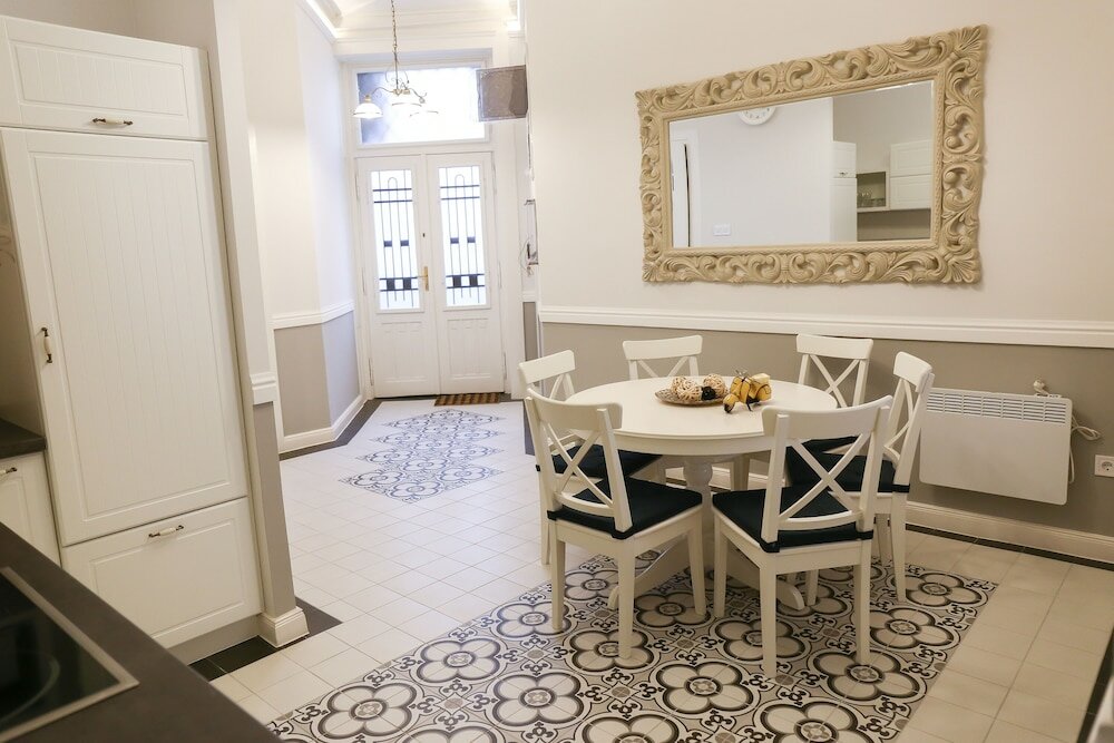 Фото Luxurious Apartment At City Center