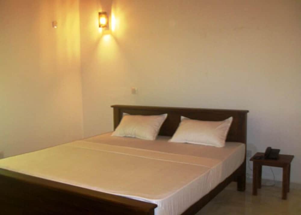 Фото Sunbeam Beach Resort