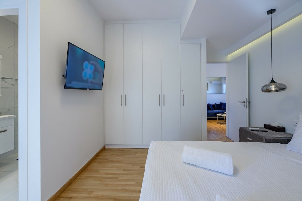 Фото Lush Sapphire apt in the heart of Athens