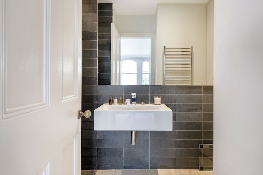 Фото Elegant Family Home near Wandsworth Common