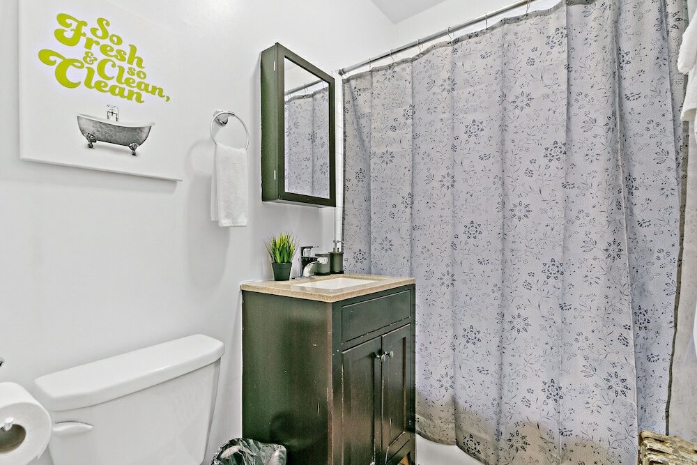 Фото Studio Superb Apt Near Loyola University