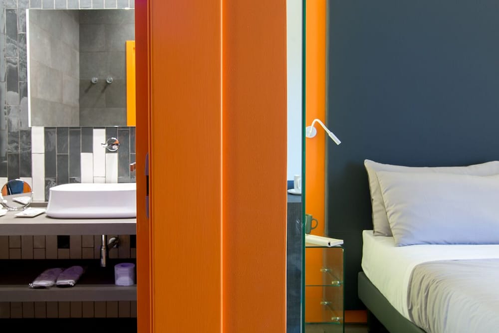 Фото Circle In The Square