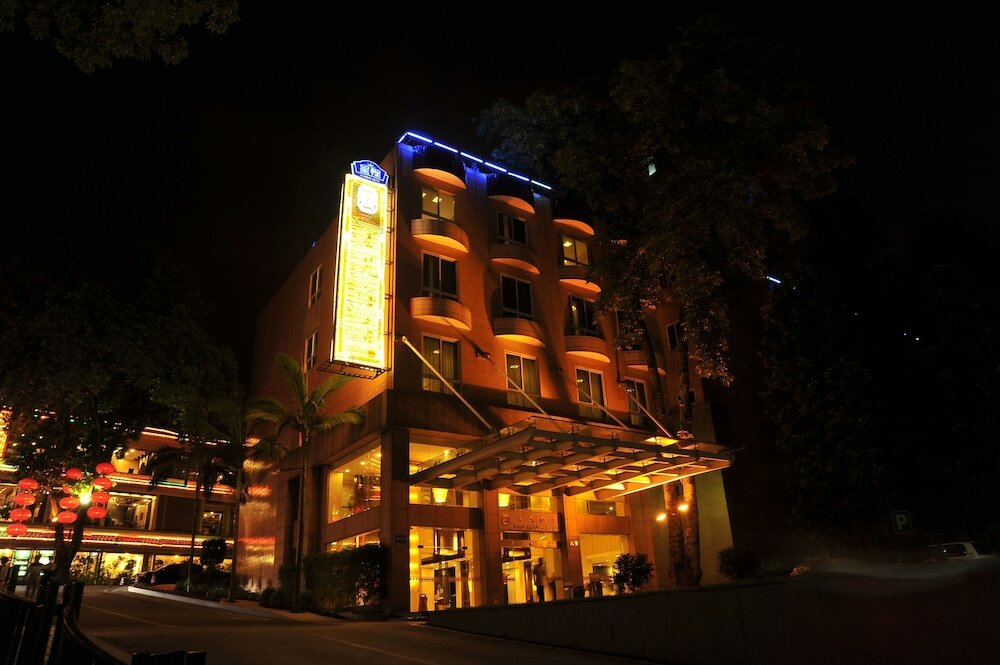 Фото отеля 1