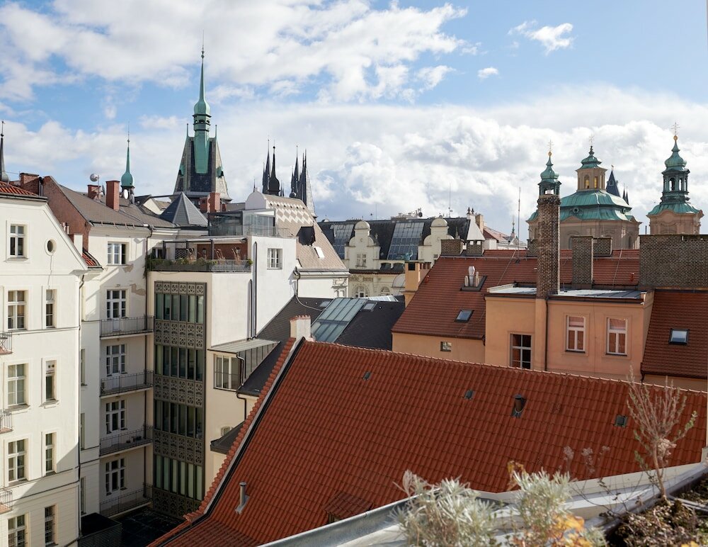 Фото Mordecai Twelve Apartments by Adrez Living