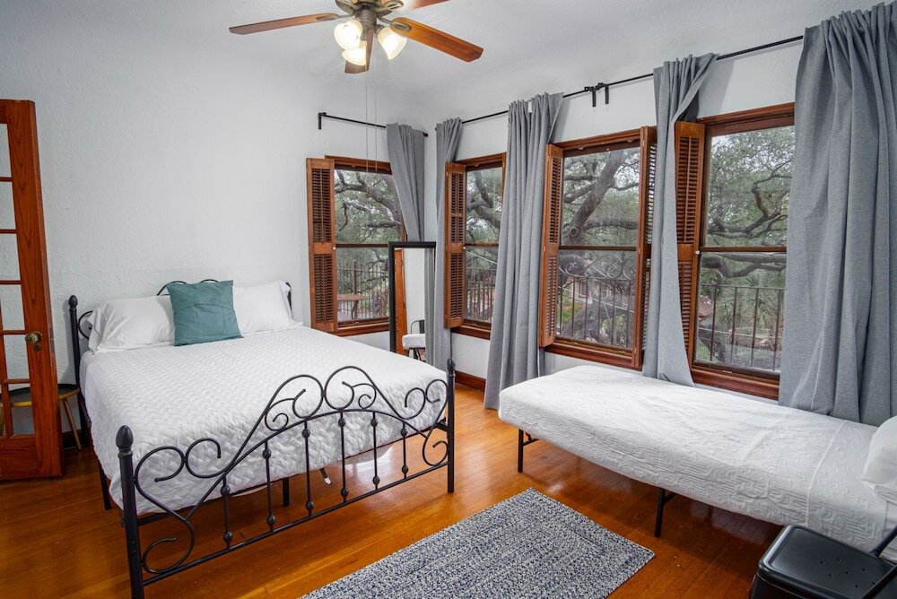 Фото Splash Into Vacation 6br Home w Pool & Waterslide