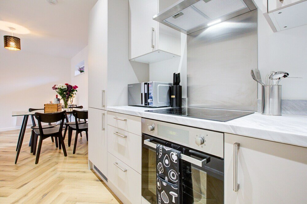 Фото Hybrid Resi - Mitcham