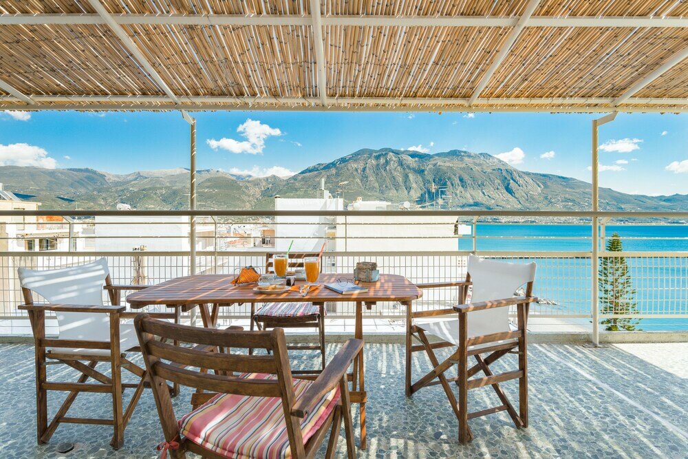 Фото Seafront Penthouse Leo