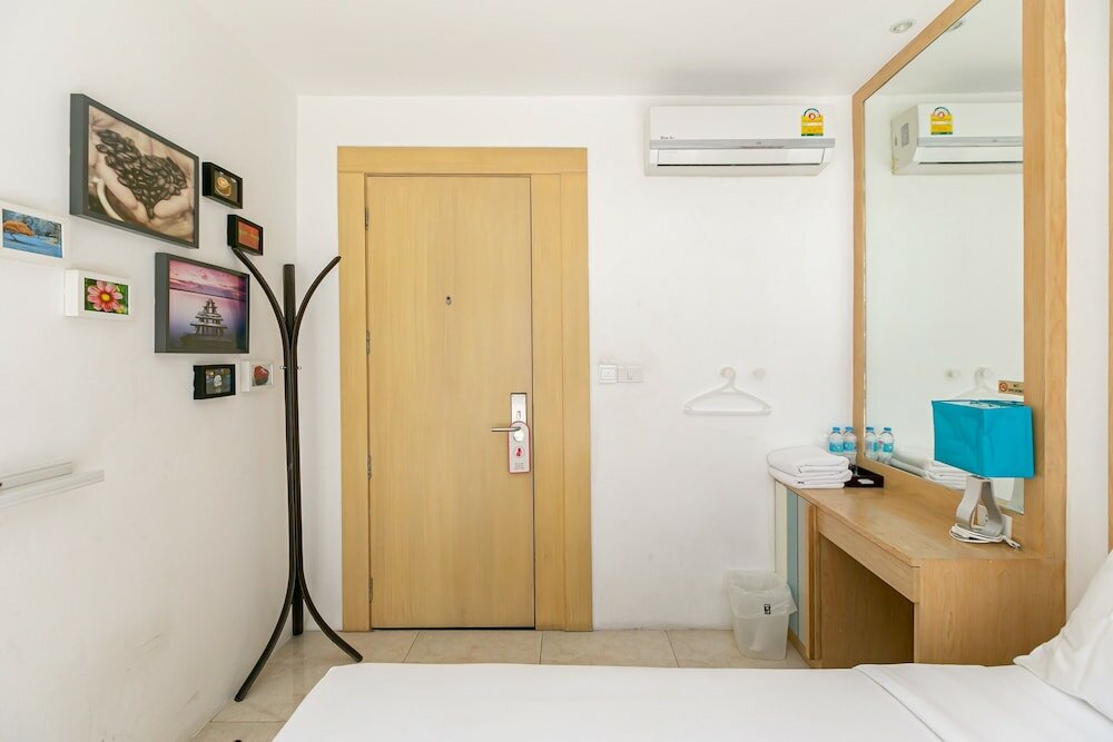 Фото The Bedrooms Hostel Pattaya