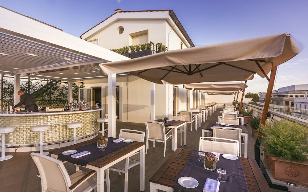 Фото The Glam Hotel