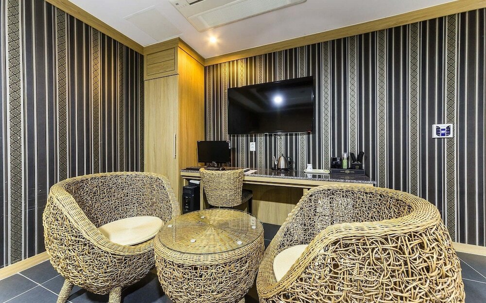 Фото Suwon Orsay Hotel