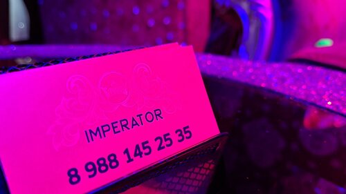 Белдіктері бар семіз лесбиянкаларды көрсететін порно