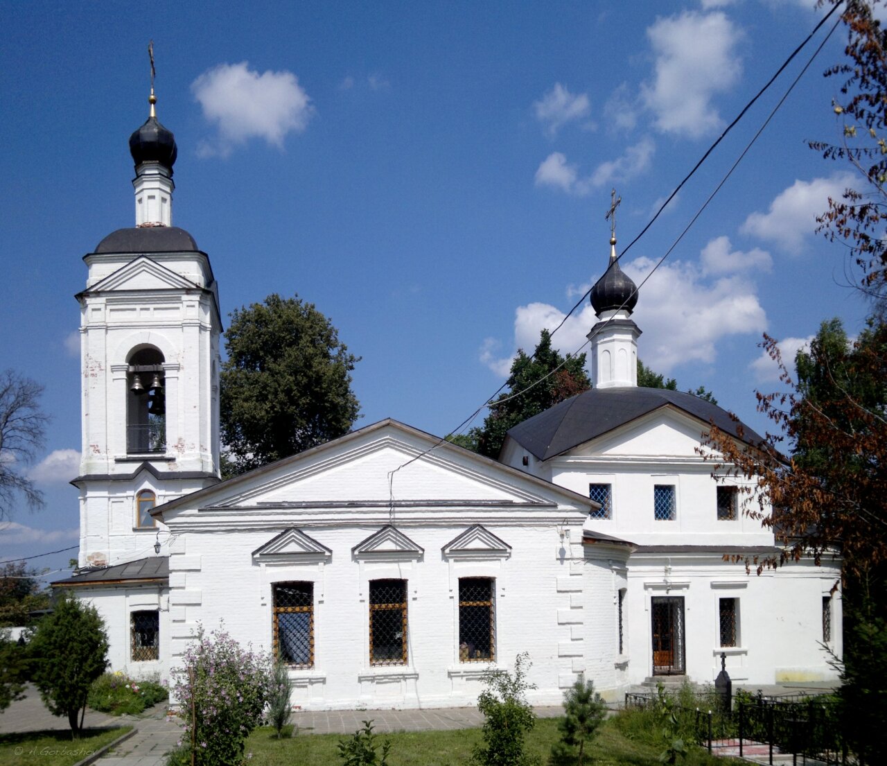 Храм в середниково