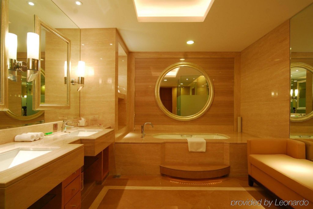 Фото Haiwaihai Crown Hotel Hangzhou