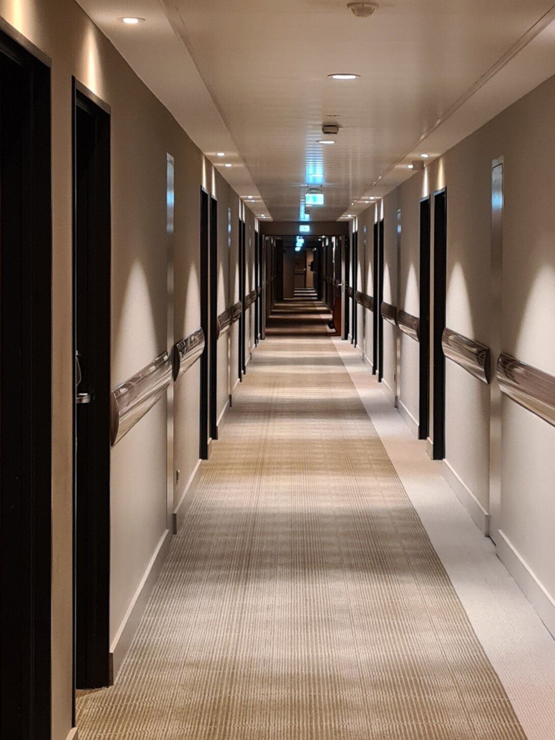 Фото Novotel Luxembourg Kirchberg