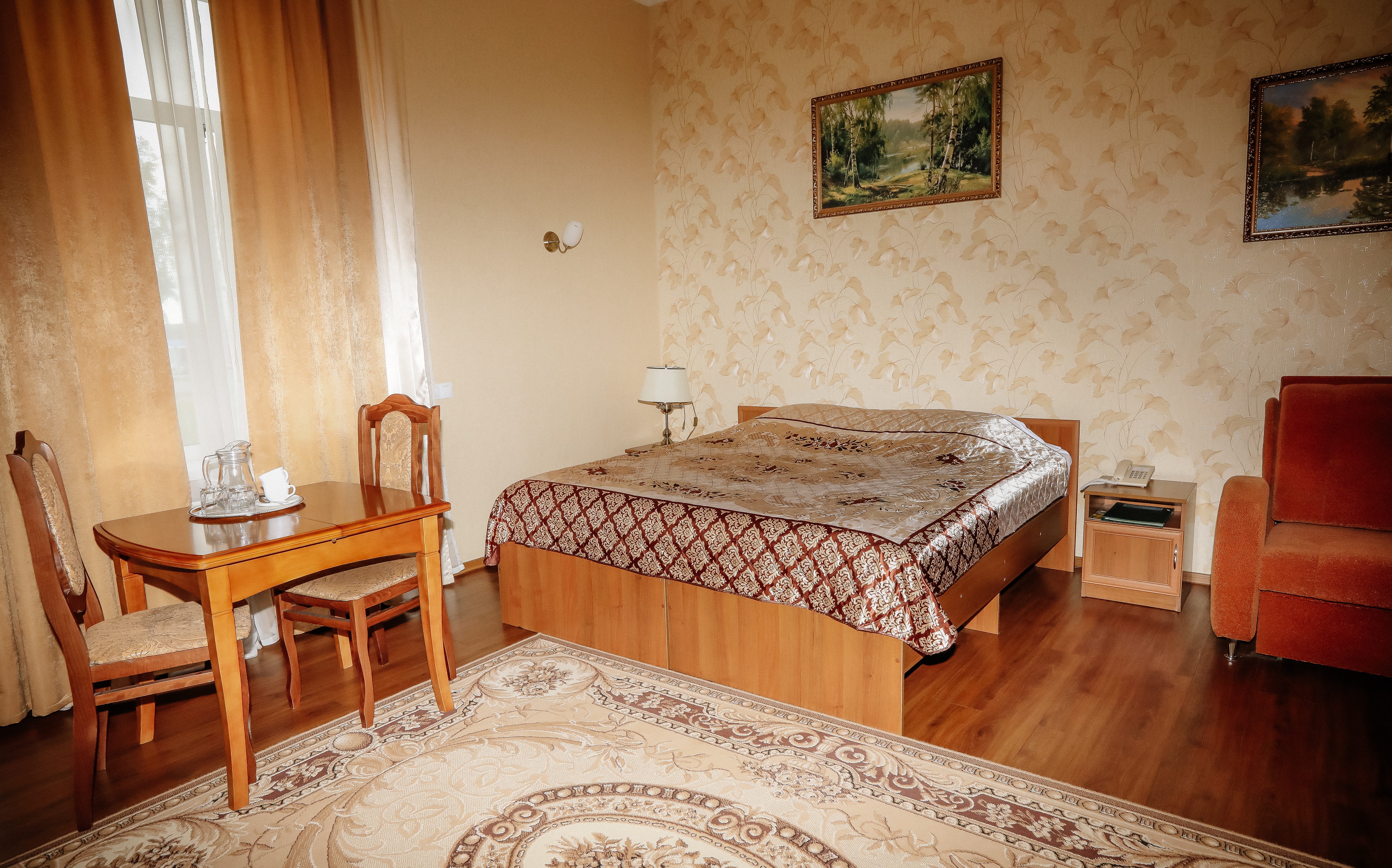 Фото Гостилицы