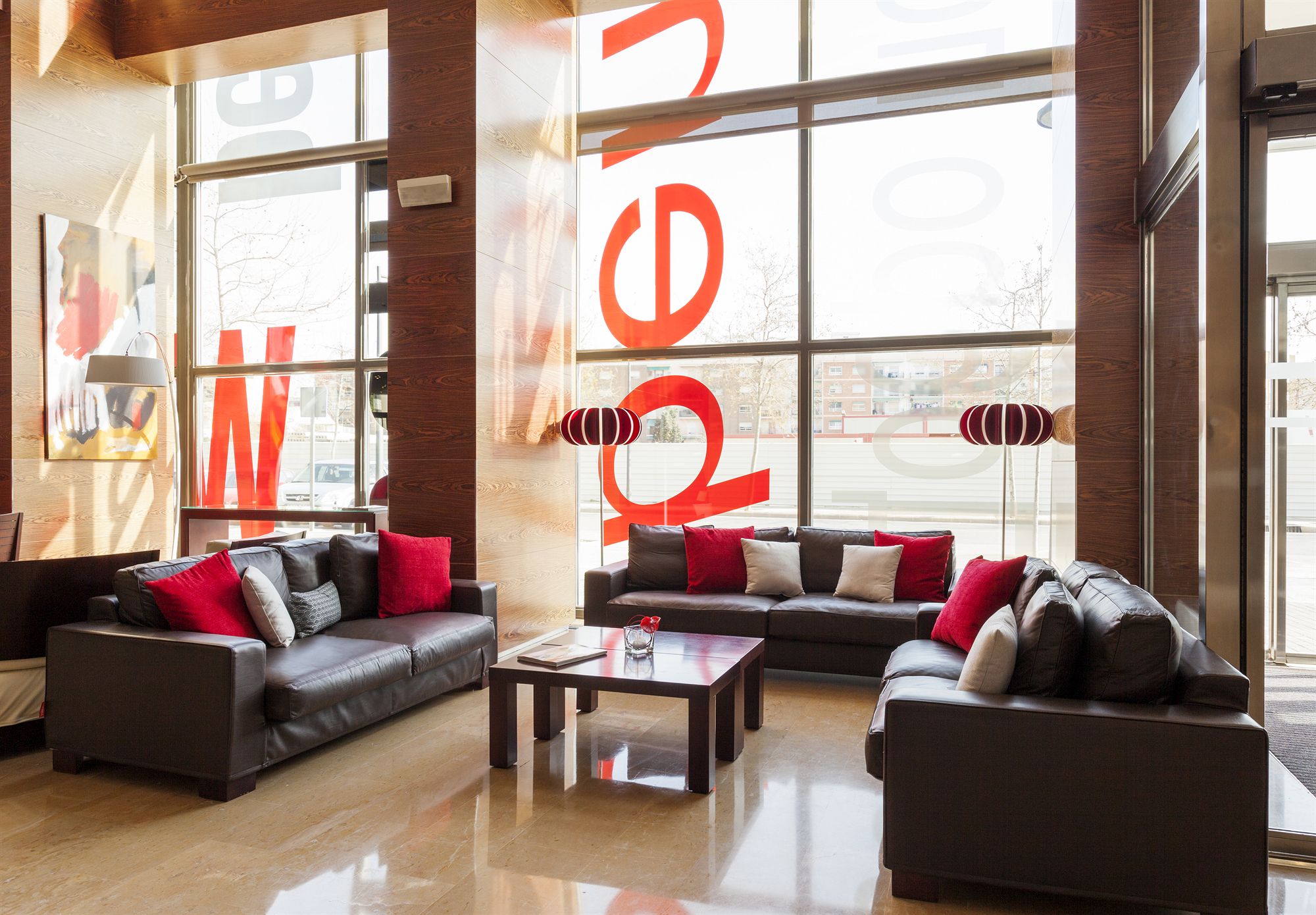 Фото Hotel Ilunion Valencia 4