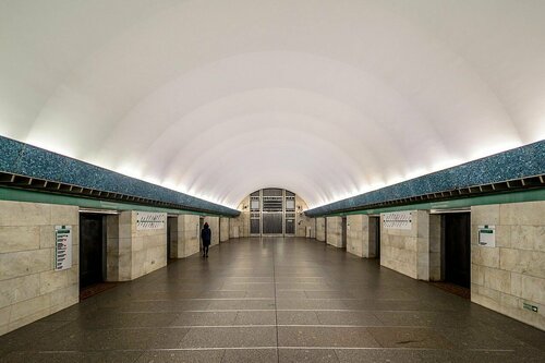 Metropoliten Peterburgsky Vasileostrovskaya stantsiya metro (Saint Petersburg, Sredniy Vasilyevskogo Ostrova Avenue, 32), metro station