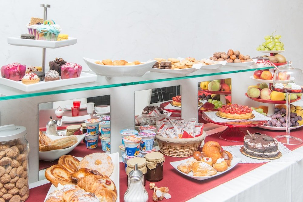 Фото Covo degli Angioini - Town House Suites