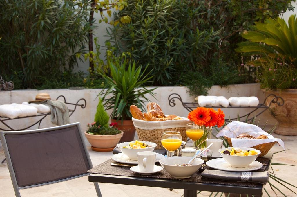 Фото Aux Augustins