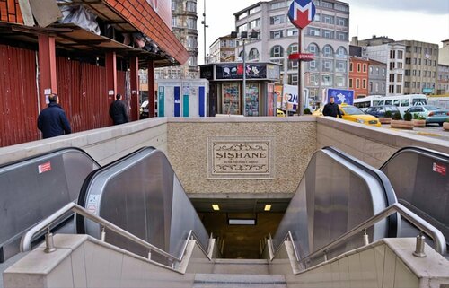 Şişhane (Asmalı Mescit Mah., Meşrutiyet Cad., No:96A, Beyoğlu, İstanbul, Türkiye), metro istasyonu  Beyoğlu'ndan