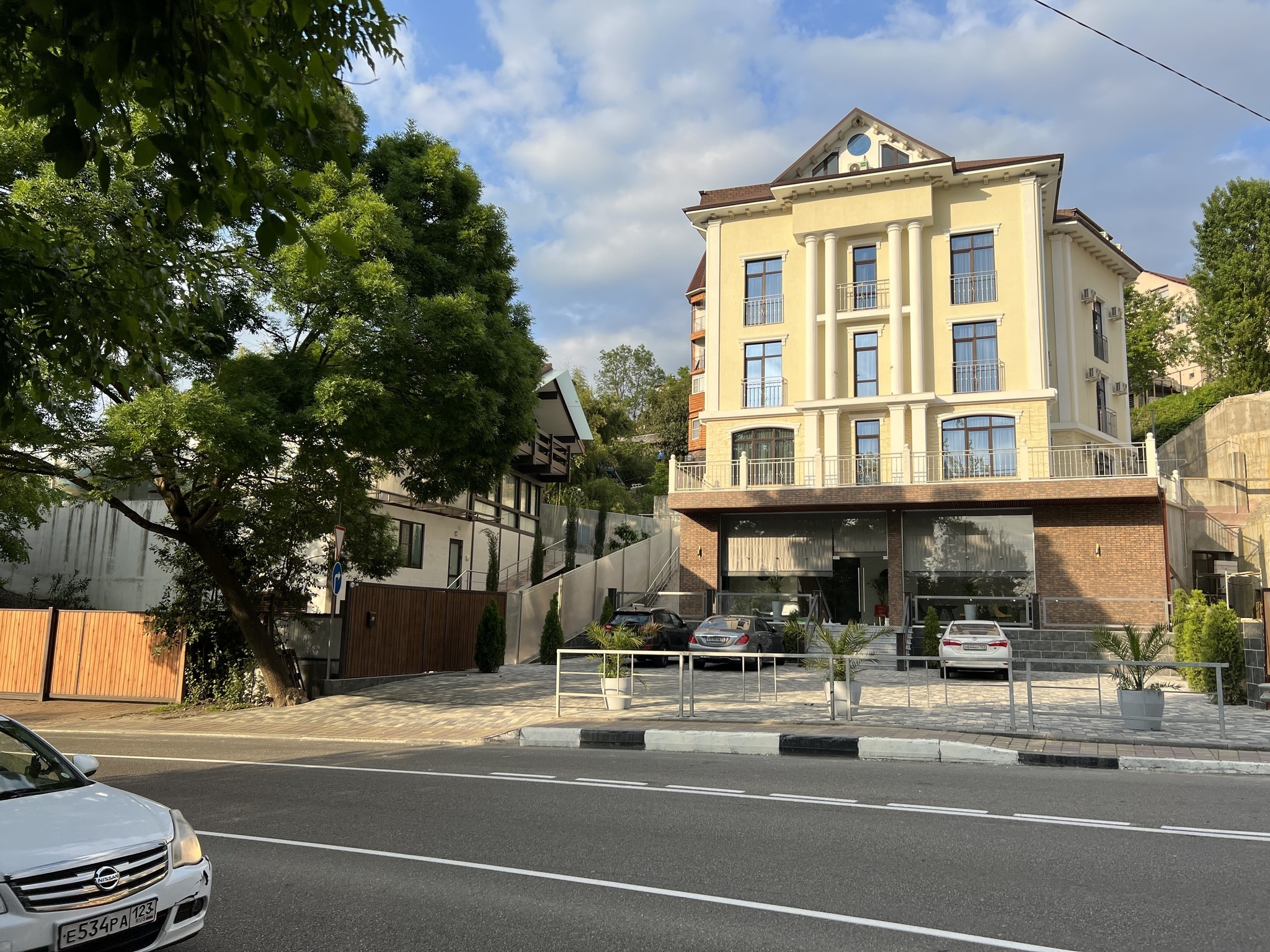 Фото отеля 1