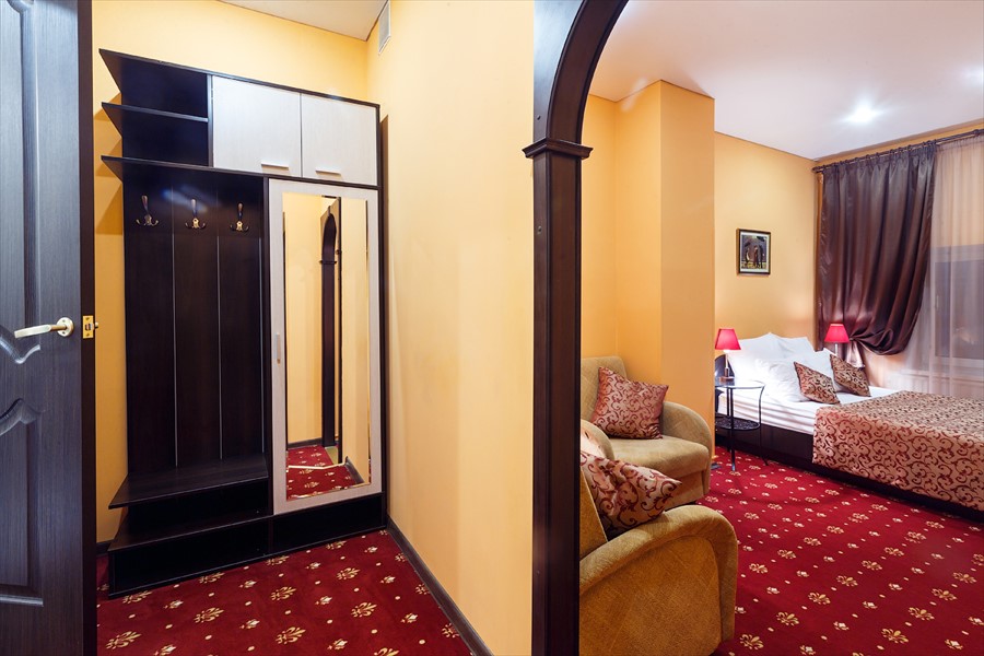 Фото Jenavi Club Hotel