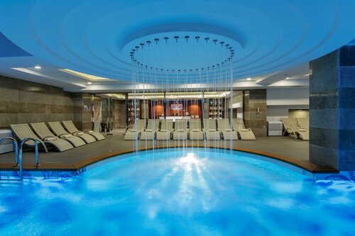 Внешний вид отеля DoubleTree by Hilton Hotel Kusadasi в Кушадасах, фото 3