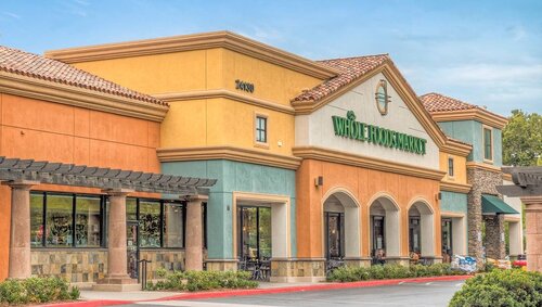 Shopping mall Valencia Crossroads, Santa Clarita, photo