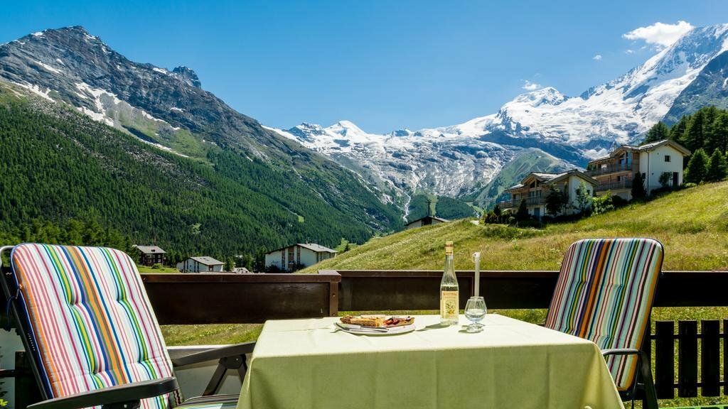 Hotel Haus Aristella, Valais, photo